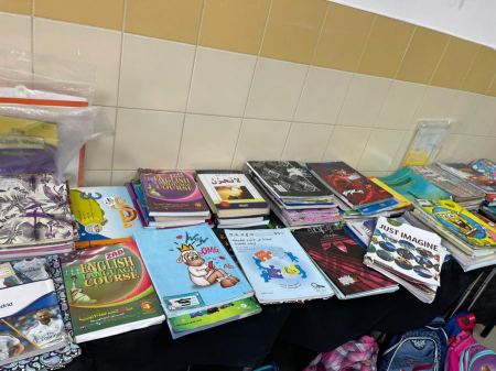 " كتابي كتابك " لأننا جميعا عائلة واحدة كبيرة في الجماهيري الطيبة 